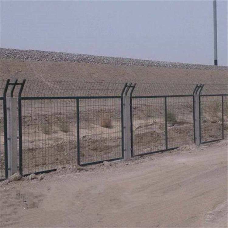 鐵路防護柵欄案例展示圖片4 鐵路防護柵欄案例展示圖片4