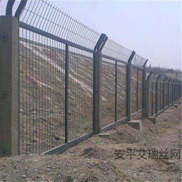 鐵路防護柵欄案例展示圖片4 鐵路防護柵欄案例展示圖片4